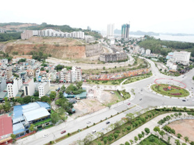 Bán đất xây khách sạn lô góc trung tâm Bãi Cháy 800m2, mặt tiền 30m