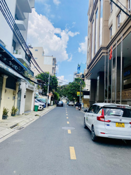 * Bán nhà phường 2 Tân Bình, HXH Phổ Quang (4*13m), gần bệnh viện Tâm Anh, giáp Phường 9 Phú Nhuận.