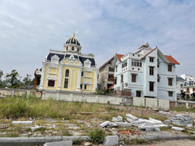 Cần bán đất biệt thự biển Hạ Long, đất biệt thự phường Hồng Hà, gần biển. Dt: 586m2, lô góc