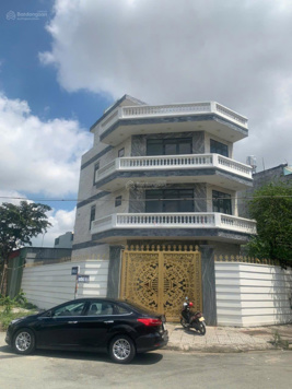 Bán căn biệt thực góc 2MT đường D2 - N14, Phường Long Bình, Thủ Đức, TP HCM. Giá chỉ: 7.8 tỷ (TL)