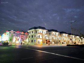 Em có mảnh đất sau mặt bao biển lô góc 2 mặt tiền hướng Đông Nam cách bao biển chưa đến 20m