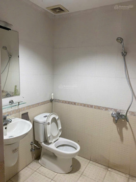 Chính chủ bán gấp căn hộ Chung cư Packexim 88m2 2 phòng ngủ 2 wc, hai mặt chính hướng ra Hồ Tây