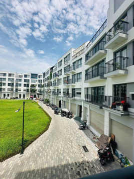 Khách cũ trả nhà cần tìm khách thuê luôn trong tháng này. 73,2m2 căn sát góc, view phố đi bộ
