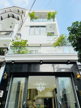 Bán gấp giá ngộp nhà riêng 69,8m2, 4,79 tỷ tại Cao Thắng, Phường 3, Quận 3, hẻm 1 sẹc sổ hồng riêng