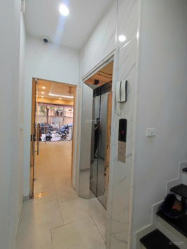 Bán Nhà Mặt Phố Lý Nam Đế, DT 35m x 6 tầng thang máy, 2 mặt tiền, 23.99 tỷ đồng