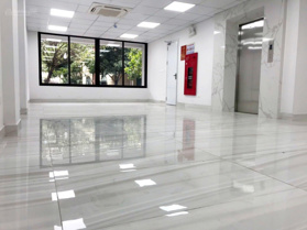 Cho thuê nhà Vũ Trọng Phụng, trước nhà ô tô tải tránh DT: 75m2, 5.5 tầng, thang máy giá rẻ 39tr/th