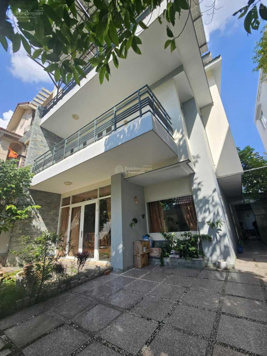 Bán biệt thự Trung Sơn kế bờ sông công viên DT 10x20m nhà 3 tầng giá 26. x tỷ LH 0903 870 766