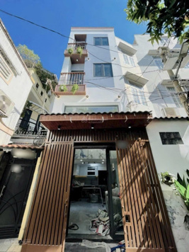 Bán nhà có một không hai đường Đặng Văn Ngữ, Phú Nhuận.Giá 3tỷ18/65,8m2, 1Trệt 1 Lửng 2 Lầu, sổ đẹp