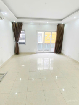 Nhà đẹp phố Vạn Phúc - Hà Đông. DT 80m2, 5 tầng thang máy, điều hòa, Ô tô đỗ quanh nhà. Giá Rẻ