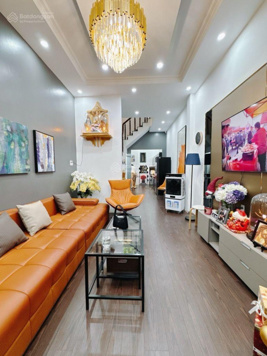 Về quê! Bán gấp nhà quá đẹp Lâm Văn Bền - sát trường Nguyễn Hữu Thọ - 38m2 - tặng nội thất 3. X tỷ