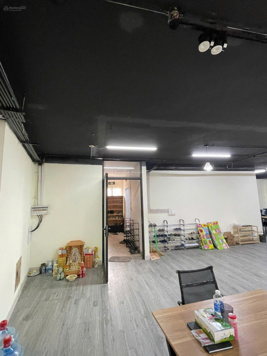 Chính chủ cho thuê VP 200m2 phố Nguyễn Hoàng - Quận Nam Từ Liêm, có sẵn vách kính, sàn gỗ, nở hậu