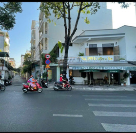 Bán nhà riêng tại Trường Sa DT 4x14m, P. 13, Q3, HCM, 15 tỷ, CN: 56,2 m2. HH 1%