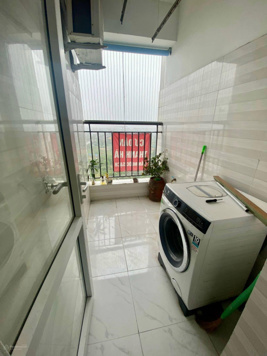 Cho thuê căn hộ 78m, 2 ngủ, 2 vệ sinh, Full đồ, View Hồ khu 11 toà