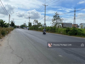 Cần bán gấp đất MT Thanh Đức, phường 4, Long Hồ, gần bệnh viện Phổi Vĩnh Long. DT 120m2. SHR