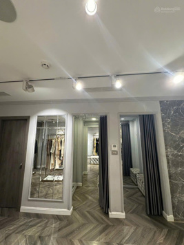 Cho thuê nhà MP Quán Thánh: 80m2 x 2 tầng, MT: 7m, nhà mới, thông sàn. Giá: 35 triệu/tháng.