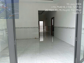 Ngân hàng bán đấu giá tài sản 94m2 nhà cấp 4, hẻm ô tô, gần cầu Tân Thuận. Giá 6 tỷ 851 triệu