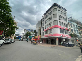 Bán tòa nhà đối diện quảng trường tỉnh Sơn La. DT sử dụng gần 1200m
