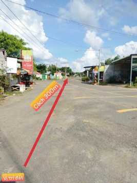 Cạnh UBND + 3 trường học (10x100) 1000m2 mặt tiền nhựa sẵn thổ cư trước bán 780tr nay còn 620tr