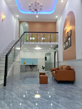 Nhà mới 100% (SHR) - 1 Lầu/2PN ngay Tỉnh Lộ 10, Bình Tân. Giá 2,4 tỷ/TL