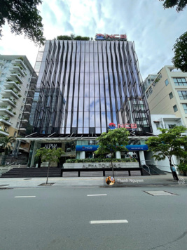 Tòa nhà MT ngay Nguyễn Đình Chiểu, Quận 3 - 27x40m - hầm 10 tầng - HĐT 1.5 tỷ/tháng - giá 650 tỷ