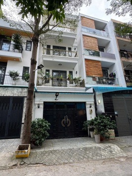 Bán nhà mặt tiền 4.5m hiếm ngay ĐH Văn Lang-Đặng Thùy Trâm P13 Bình Thạnh, 70m2, 4 tầng mới cứng