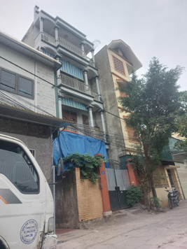 Cho thuê nhà Bằng Liệt 95m2, 4 tầng, 5 phòng ngủ - có 15m2 sân để xe - đường ô tô tải đỗ cửa