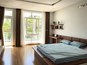 Kẹt tiền giảm ngay 1,2 tỷ bán biệt thự song lập - full nội thất cao cấp - cách hồ bơi 3 bước chân