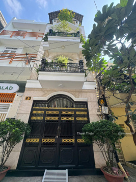 Bán nhà hẻm xe hơi 493A đường CMT8, DT: 4x19m, 4L ST, giá: 11,5 tỷ thương lượng