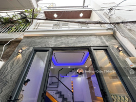 Nhà mới đẹp dọn vào ở ngay hẻm đường Huỳnh Tấn Phát-DT 3.9x8m-1trệt 1lầu-2PN 2WC-Cách Q4 5p đi xe