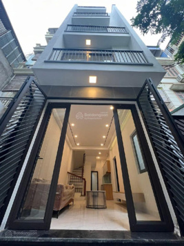 Bán nhà Ngọc Thụy 42m 5 tầng 3 ngủ 20m ra oto gần cầu. Pháp lý sạch. Nói không với quy hoạch