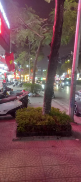 Chính chủ bán Nhà Kinh doanh Phố Nguyễn Văn Cừ Long Biên .63m .MT 4.5m . 29 tỷ .