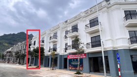 Cần bán gấp căn ngoại giao cạnh Quảng trường Mộc Châu