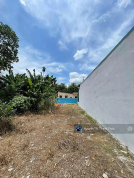 Bán nhanh lô đất 120m2 Tạ Uyên, Phường 1, Cà Mau gần Vincom Plaza Cà Mau, sổ hồng riêng