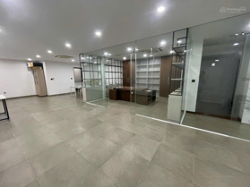 CHO THUÊ NGUYÊN SÀN TẦNG 2 THANG MÁY DT 120m THÔNG SÀN FULL NỘI THẤT NGÕ 61 HOÀNG CẦU CẠNH QUẬN UỶ