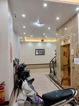 Tôi chủ nhà cho thuê căn hộ khép kín, có 2 ngủ,có gác xép, thang máy. Giá 5 triệu/tháng