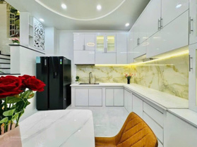 Nhà đẹp full nội thất 55m2 ngay Trần Xuân Soạn, Q7. Bao sổ 2.6 Tỷ. Vị trí đắc địa, hẻm ô tô 5m