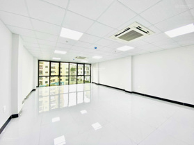 Tòa nhà đẹp nhất phố Hoàng Cầu, 70m2 xây 7T, MT6m, vỉa hè rộng, thang máy, view hồ, 45tr/th