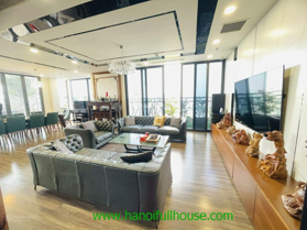Căn hộ Duplex 4 phòng ngủ, view Hồ ở Ngoại Giao Đoàn cho thuê