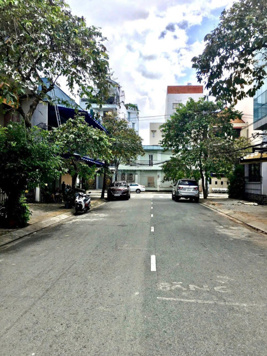 Cần bán gấp nhà MT Đường 79, P. Tân Quy, Q. 7 vị trí đẹp, giá tốt