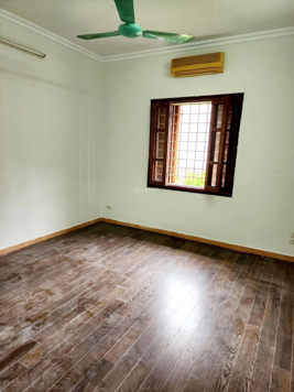 Chính chủ bán nhanh căn hộ chung cư 2 tầng 140m2 sàn + 70m2 mái Ngọc Lâm Long Biên - giá 5,2tỷ