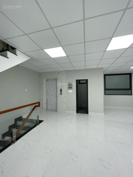 Cho thuê tòa nhà văn phòng Lý Thường Kiệt - Tô Hiến Thành Q. 10, DT: 6,5x21, hầm 8 lầu, giá 120tr