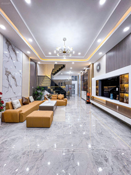 MỚI 100% Siêu phẩm mới ra mắt nhà 1 trệt 2 lầu đường số 07 khu vhtđ - p,hưng thạnh - q,cái răng