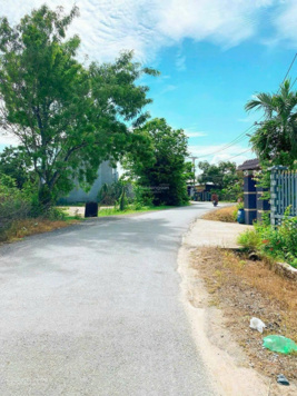 Chủ ngộp cần sang gấp lô đất đẹp 450m2 nằm mặt tiền đường số 3, Minh Hưng. Sổ sẵn công chứng liền