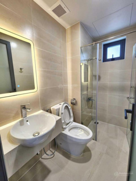 Ban quản lý bán Q7 Riverside 2PN 1WC 67m2 3 tỷ, view sông, nhà mới 0902 651 035