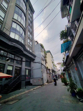 Chỉ 11,2 tỷ - Nhà mới 5 tầng ngang 5m - HXH 6m ô tô quay đầu - 20m ra MT Bạch Đằng P2 QTB