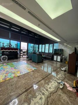 Hạ sốc 7 tỷ. Bán toà văn phòng mặt phố Trần Quốc Hoàn - Phan Văn Trường, 100m2 x 10T. MT 10m, 67 tỷ