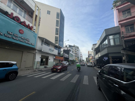 Bán nhà MT Bạch Đằng - Đặng Văn Sâm: 4x10m nhà nát - tiện xây mới 5 tầng lầu