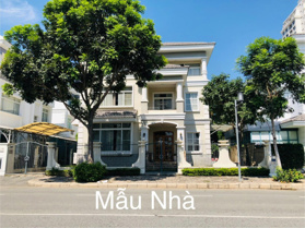 Bán biệt thự đơn lập giá tốt nhất khu Nam Phú Mỹ Hưng - DT: 275m2 - giá 72 tỷ