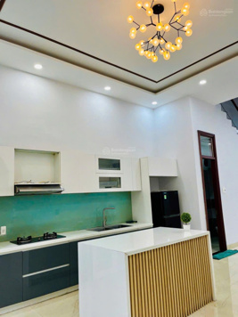 Cho thuê nhà phố 5PN, 4VS, 105m2 tại Mê Linh, Hòa Khánh Bắc, 12 triệu VND, xách vali vào ở ngay