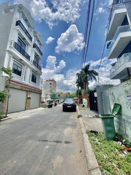 Nhà mới 4 tầng, DT 60m2, ven sông Sài Gòn, đường xe hơi 9m, gần Vạn Phúc, giá chỉ 7 tỷ